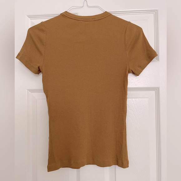 Banana Republic Ribbed T-Shirt in size Small. - Picture 2 of 2